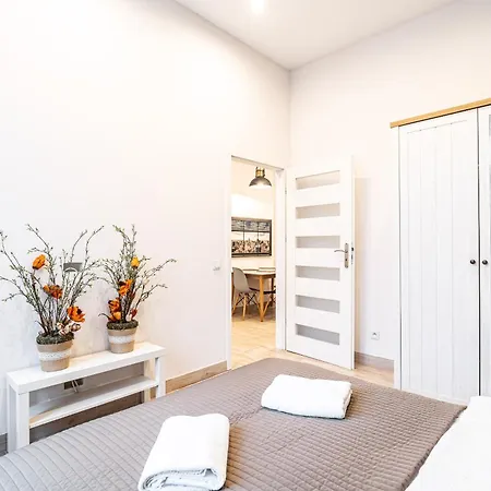 Apartment Rentplanet - Styczynskiego *